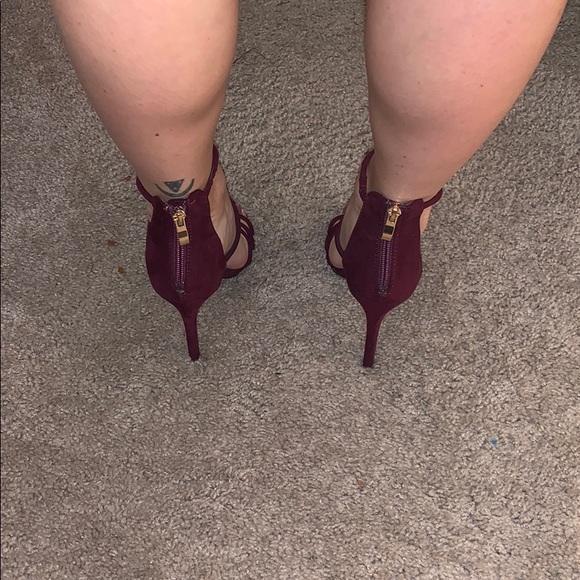 Stilettos - Picture 3 of 4